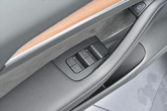 2022 Tesla Model 3 Rear-Wheel Drive