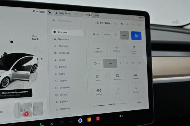 2022 Tesla Model 3 Rear-Wheel Drive