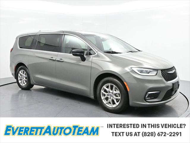 2025 Chrysler Pacifica Select for sale in Hickory, NC