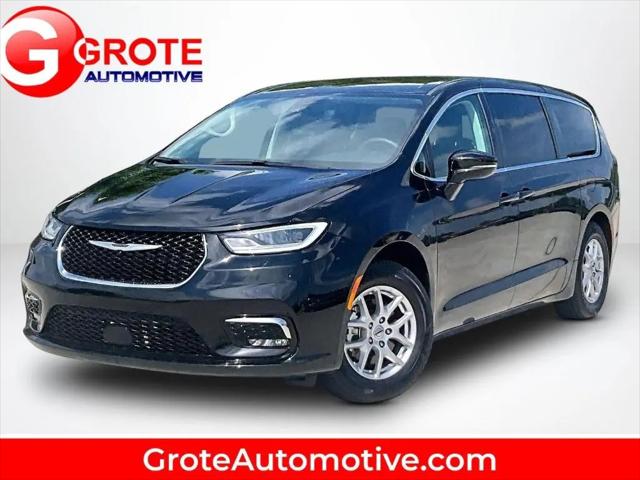 2024 Chrysler Pacifica Touring L for sale in Elkhart, IN