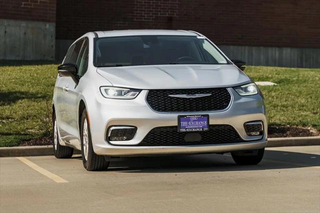 2024 Chrysler Pacifica Touring L for sale in Kirkwood, MO