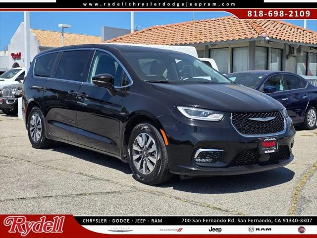 2024 Chrysler Pacifica Hybrid Select for sale in San Fernando, CA