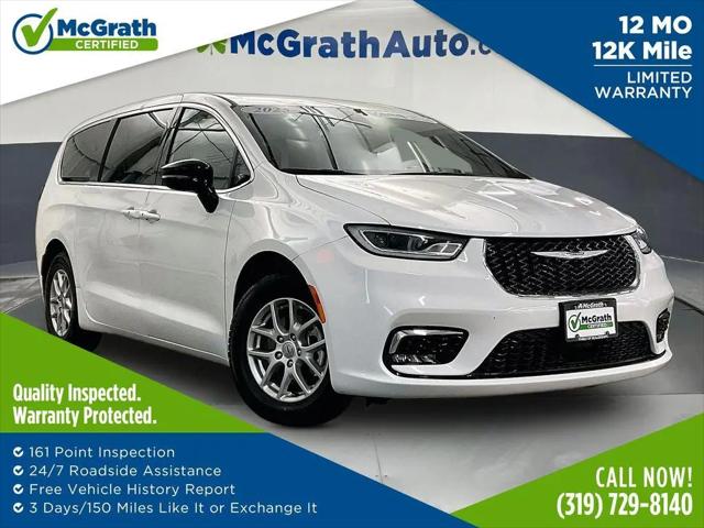 2025 Chrysler Pacifica Select for sale in Iowa City, IA