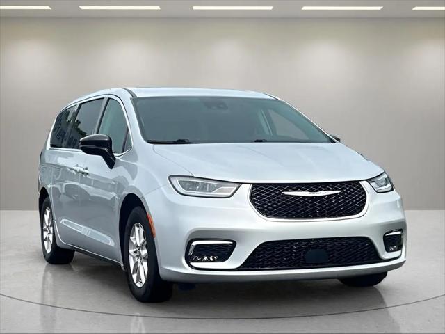 2024 Chrysler Pacifica Touring L for sale in La Porte, IN