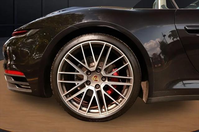 2021 Porsche 911 Carrera 4 Cabriolet