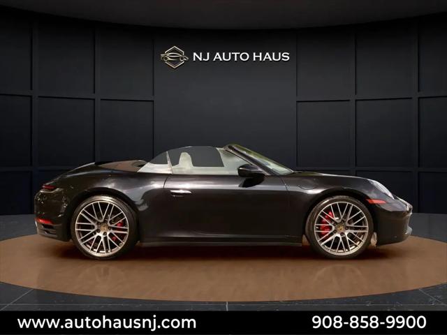 2021 Porsche 911 Carrera 4 Cabriolet