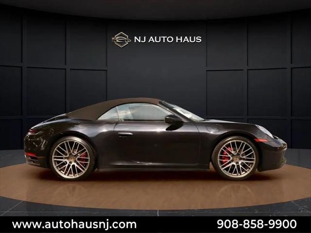 2021 Porsche 911 Carrera 4 Cabriolet