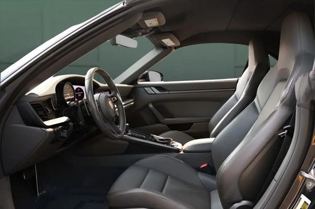 2021 Porsche 911 Carrera 4 Cabriolet