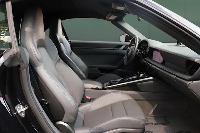 2021 Porsche 911 Carrera 4 Cabriolet