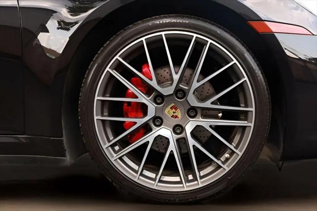 2021 Porsche 911 Carrera 4 Cabriolet
