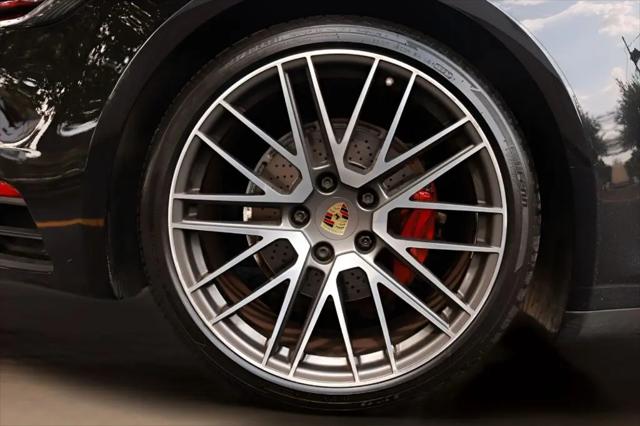 2021 Porsche 911 Carrera 4 Cabriolet