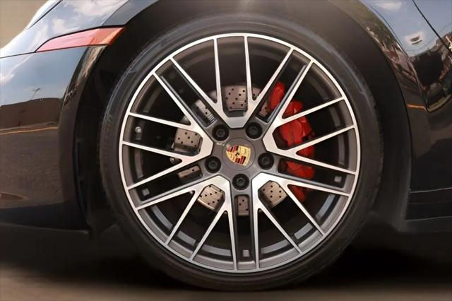 2021 Porsche 911 Carrera 4 Cabriolet