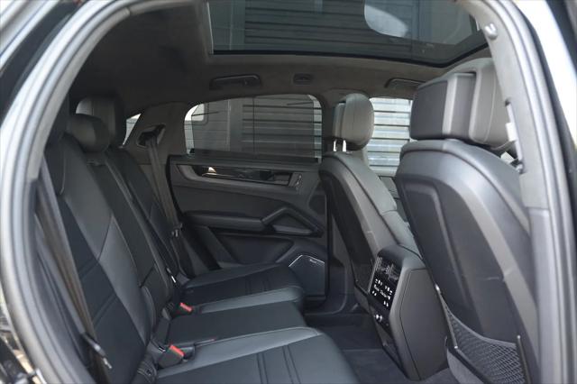 2025 Porsche Cayenne GTS