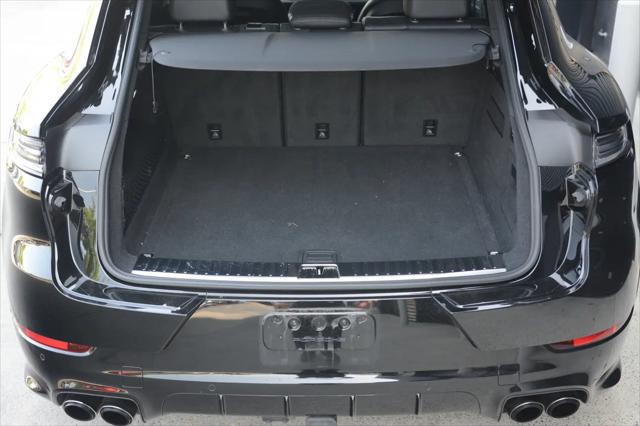 2025 Porsche Cayenne GTS