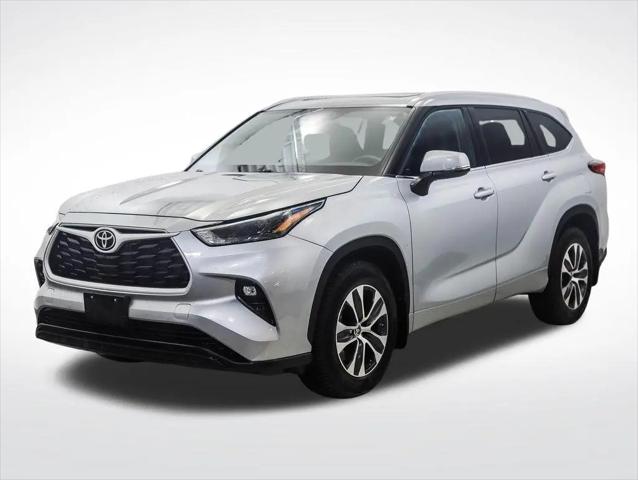 2022 Toyota Highlander XLE for sale in Bloomington, MN