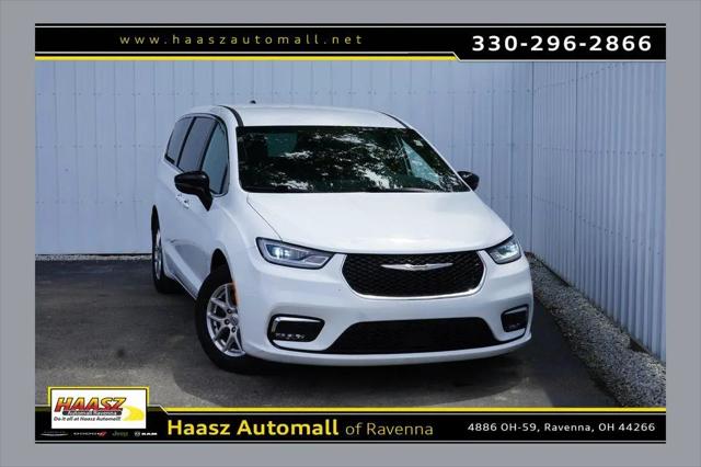 2025 Chrysler Pacifica Select for sale in Ravenna, OH