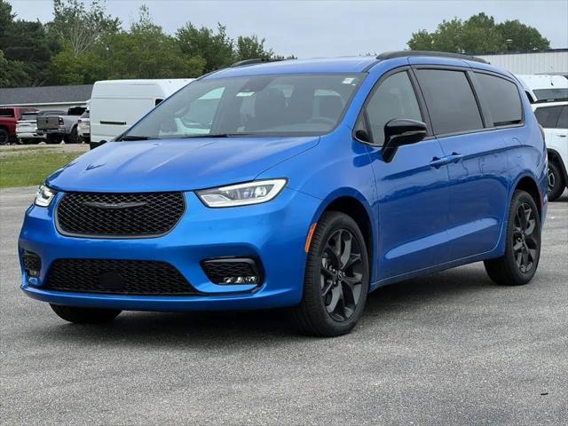 2026 Chrysler Pacifica Select AWD