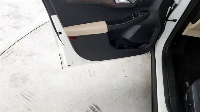 2020 Ford Escape Titanium Hybrid