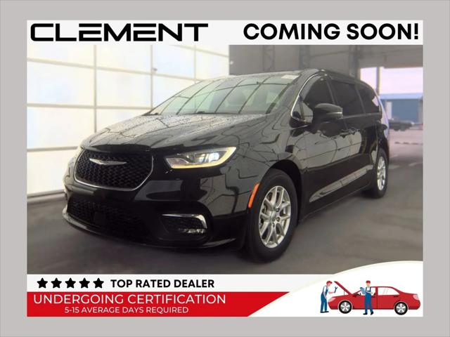 2023 Chrysler Pacifica Touring L for sale in Florissant, MO