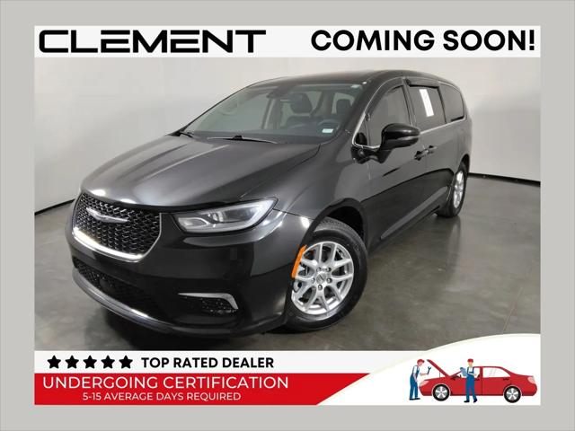 2023 Chrysler Pacifica Touring L for sale in Florissant, MO