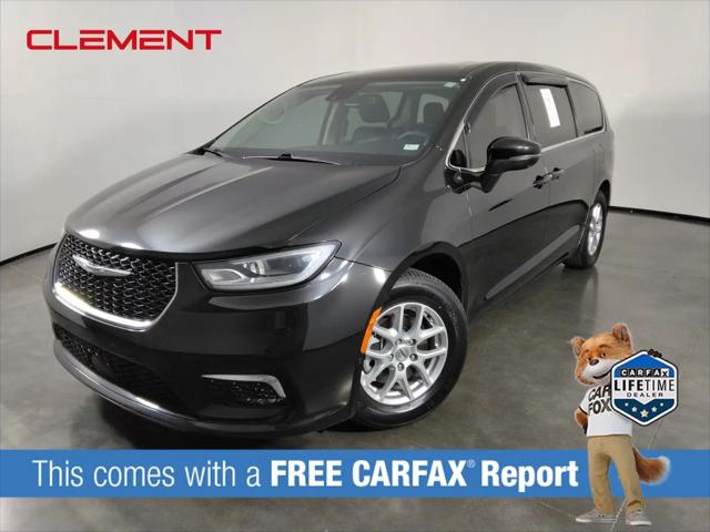 2023 Chrysler Pacifica Touring L for sale in Florissant, MO