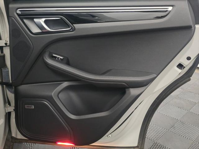 2021 Porsche Macan Unknown