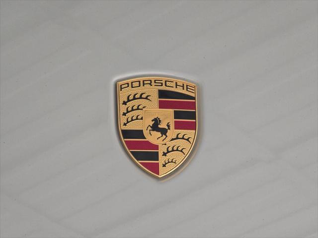 2021 Porsche Macan Unknown