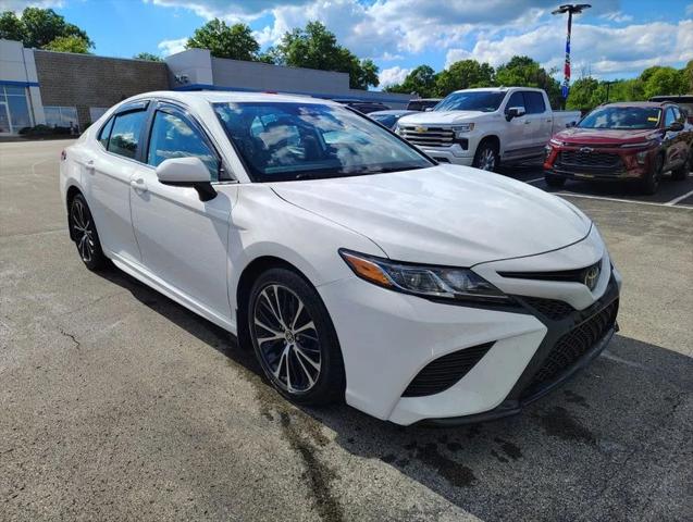2020 Toyota Camry SE AWD