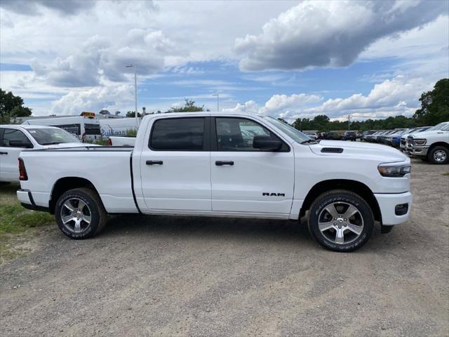 2026 RAM Ram 1500 RAM 1500 EXPRESS CREW CAB 4X4 64 BOX