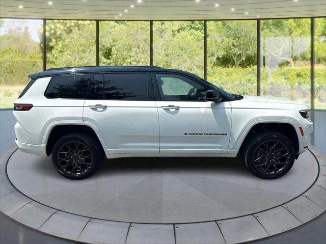 2023 Jeep Grand Cherokee L Summit 4x4 2023 Jeep Grand Cherokee L Summit 4x4