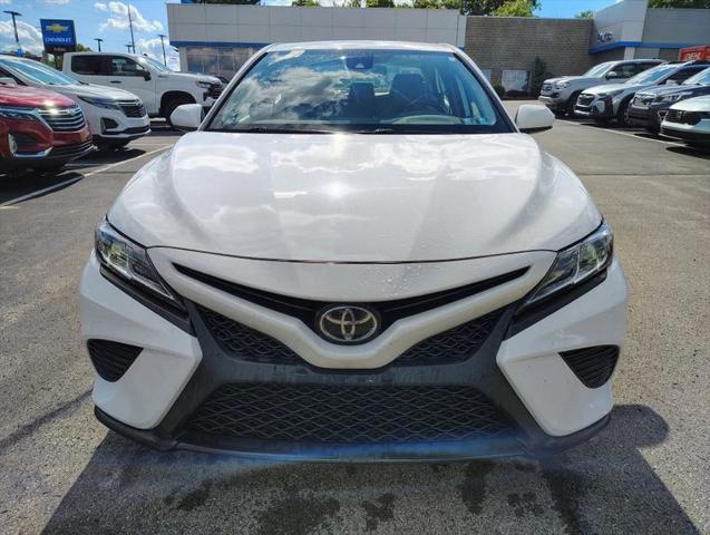 2020 Toyota Camry SE AWD