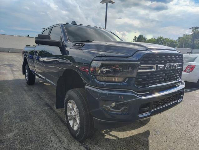 2022 RAM 3500 Big Horn Crew Cab 4x4 8 Box 2022 RAM 3500 Big Horn Crew Cab 4x4 8 Box