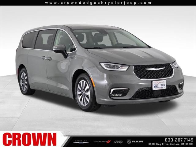 2023 Chrysler Pacifica Hybrid Touring L for sale in Ventura, CA