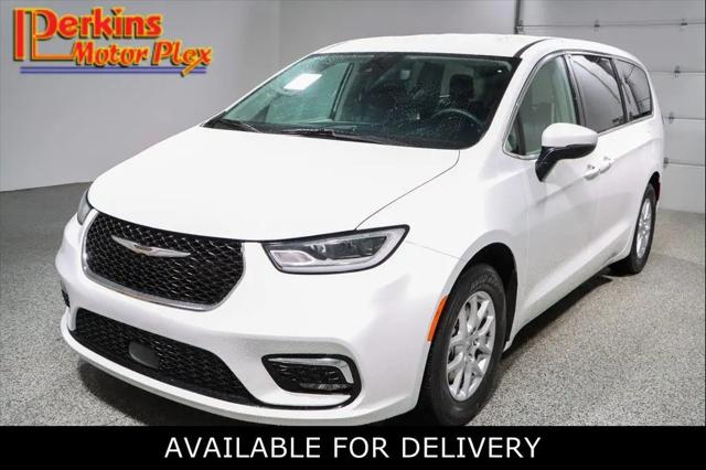 2023 Chrysler Pacifica Touring L for sale in Jackson, TN
