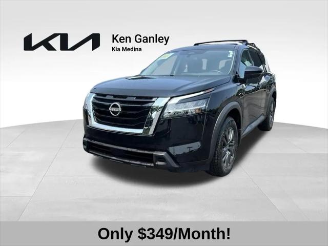 2022 Nissan Pathfinder SV 4WD for sale in Medina, OH