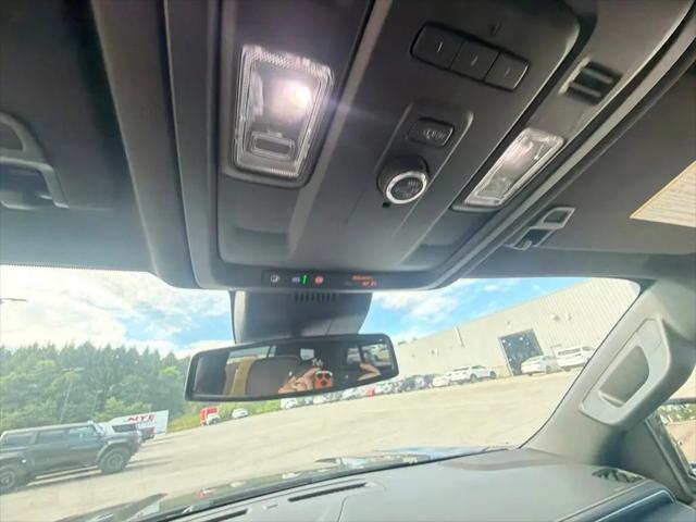 2024 GMC Yukon 4WD SLT