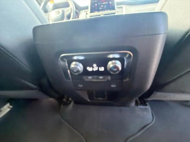 2024 GMC Yukon 4WD SLT