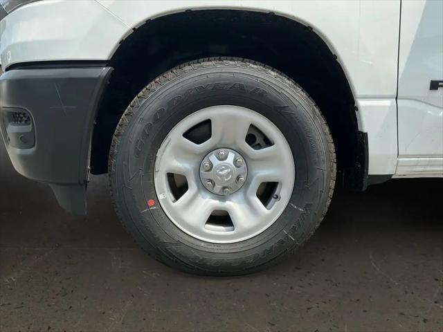 2026 Ram 1500 Tradesman Crew Cab 4x4 5'7" Box