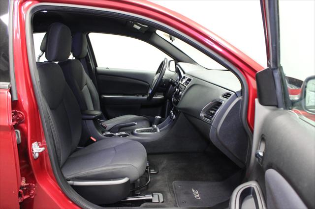 2013 Chrysler 200 Touring