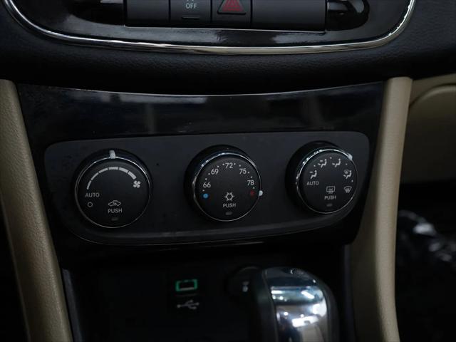 2011 Chrysler 200 Touring