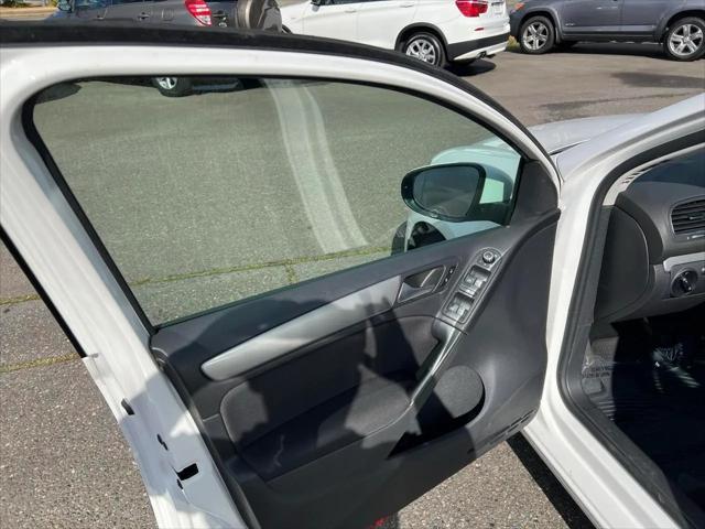 2012 Volkswagen Golf 2.5L 4-Door
