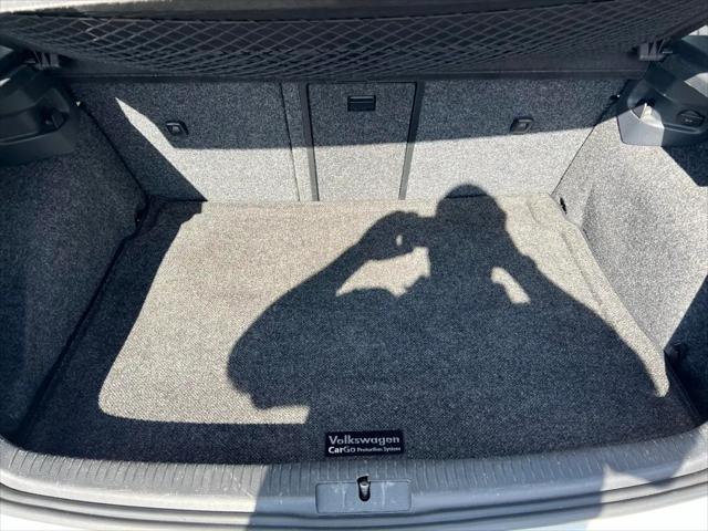 2012 Volkswagen Golf 2.5L 4-Door