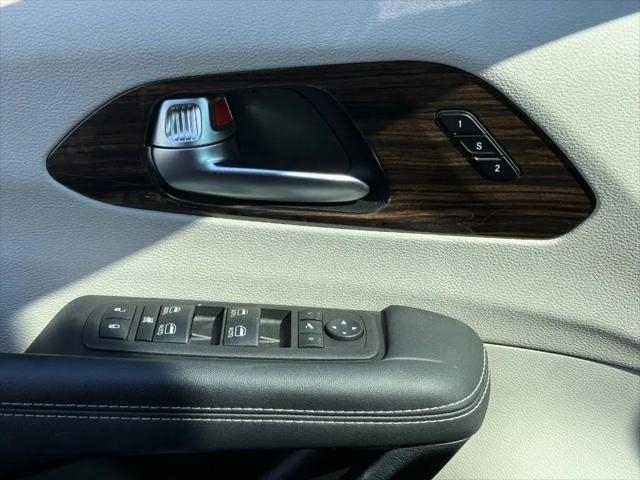 2023 Chrysler Pacifica Limited AWD