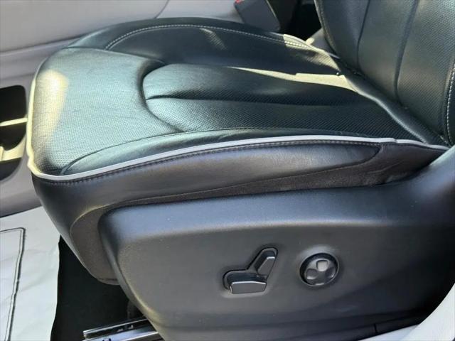 2023 Chrysler Pacifica Limited AWD