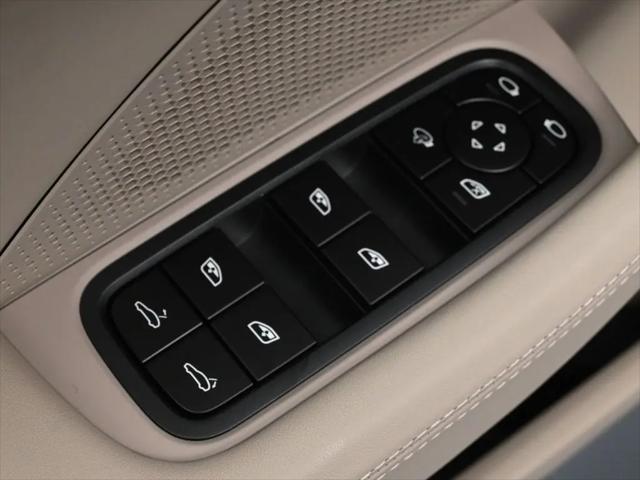 2026 Porsche Panamera 4