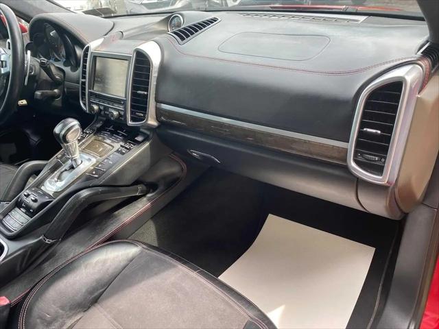 2013 Porsche Cayenne GTS