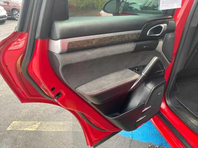 2013 Porsche Cayenne GTS