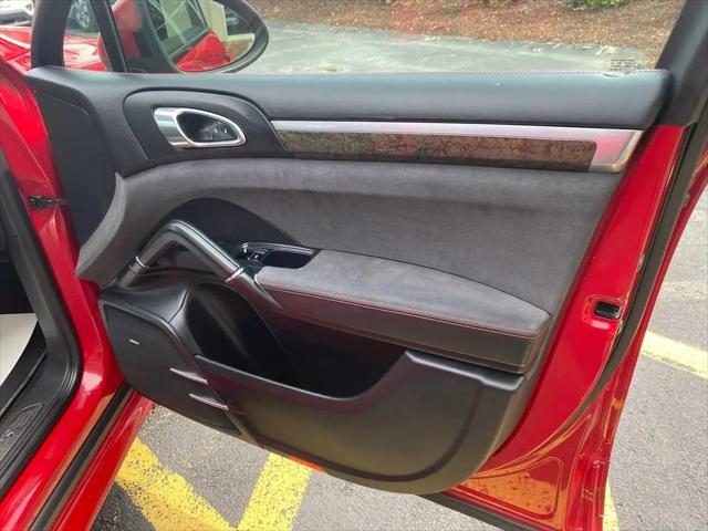 2013 Porsche Cayenne GTS