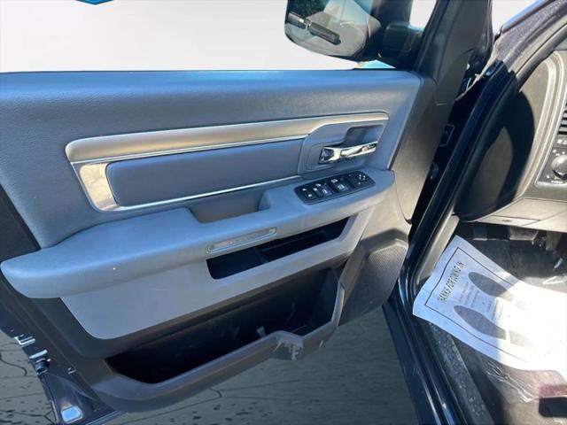 2019 Ram 1500 Classic SLT Crew Cab 4x2 64 Box