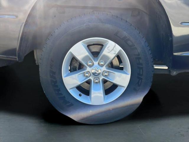 2019 Ram 1500 Classic SLT Crew Cab 4x2 64 Box